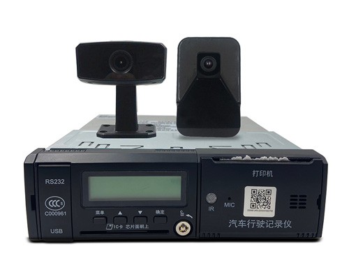 8路车载高清硬盘机 车载主动安全智能防控终端 